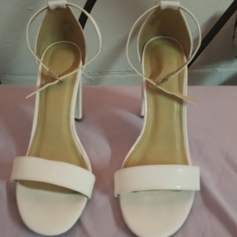 SHIRLEY- 1 WHITE PAT  size 9